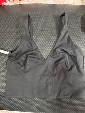 Skims Nike matt V-Neck Seamless Bra Top nwt